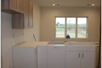 1350  Kettle Dr #Unit 1, Kewaskum, WI 53040 - Photo 4