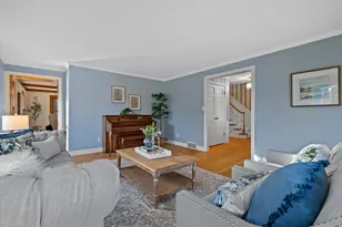 11019 N Wyngate Trace, Mequon, WI 53092 - Photo 4