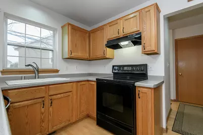 1910  Crossbow Ct, Waukesha, WI 53186 - Photo 10