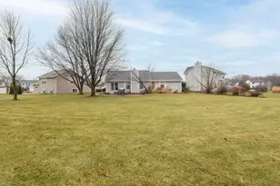 1910 Crossbow Ct, Waukesha, WI 53186 - Photo 38