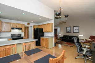 1910 Crossbow Ct, Waukesha, WI 53186 - Photo 4