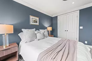 929 N Astor St, Milwaukee, WI 53202 - Photo 38