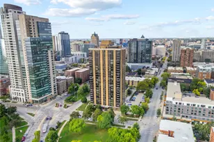 929 N Astor St, Milwaukee, WI 53202 - Photo 78