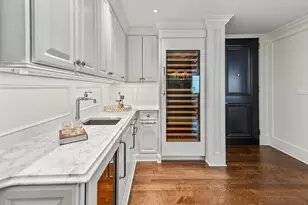 929 N Astor St, Milwaukee, WI 53202 - Photo 12