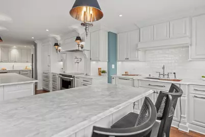 929 N Astor St #2706/2708, Milwaukee, WI 53202 - Photo 8