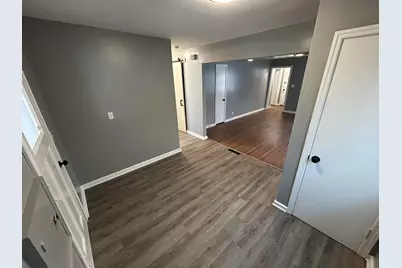 402 N 68th St, Wauwatosa, WI 53212 - Photo 12