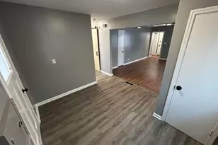 402 N 68th St, Wauwatosa, WI 53212 - Photo 12