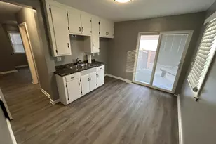 402 N 68th St, Wauwatosa, WI 53212 - Photo 4