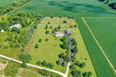 W334N7700  Stone Bank Rd, Merton, WI 53066 - Photo 2