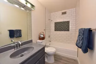 6081 W Calumet Rd, Milwaukee, WI 53223 - Photo 22