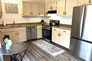 6081 W Calumet Rd, Milwaukee, WI 53223 - Photo 12