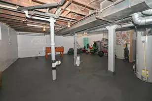 2001 S 90th St, West Allis, WI 53227 - Photo 22