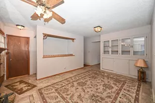 10211 S Nicholson Rd, Oak Creek, WI 53154 - Photo 8