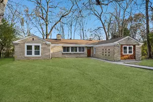 5686 N River Forest Dr, Glendale, WI 53209 - Photo 10