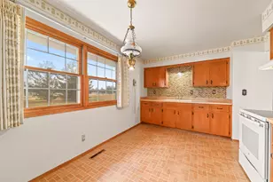 N170W20569 Parkview Dr, Jackson, WI 53037 - Photo 8