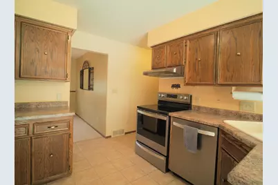 1021  Hill St, Watertown, WI 53098 - Photo 10