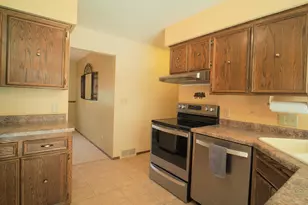 1021 Hill St, Watertown, WI 53098 - Photo 10