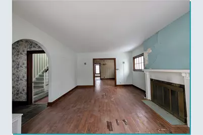 955 N 6th St, Manitowoc, WI 54220 - Photo 8