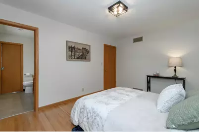 5820 W Donna Dr, Brown Deer, WI 53223 - Photo 18