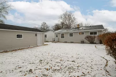 8930 W Lawrence Ave, Milwaukee, WI 53225 - Photo 4