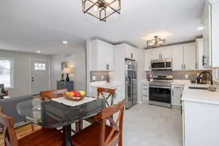 8930 W Lawrence Ave, Milwaukee, WI 53225 - Photo 18