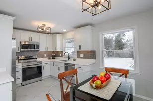 8930 W Lawrence Ave, Milwaukee, WI 53225 - Photo 12