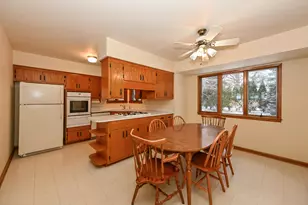 8720 W Ohio Ave, Milwaukee, WI 53227 - Photo 10