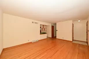 8720 W Ohio Ave, Milwaukee, WI 53227 - Photo 6