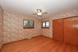 8720 W Ohio Ave, Milwaukee, WI 53227 - Photo 16