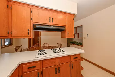 8720 W Ohio Ave, Milwaukee, WI 53227 - Photo 14