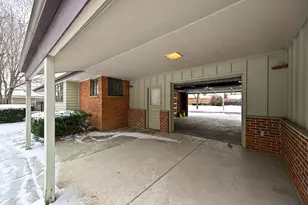 8720 W Ohio Ave, Milwaukee, WI 53227 - Photo 36