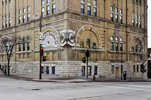 270 E Highland Ave, Milwaukee, WI 53202 - Photo 40