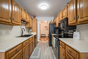 530 N Silverbrook Dr, West Bend, WI 53090 - Photo 6