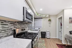 6326 W Bottsford Ave, Greenfield, WI 53220 - Photo 6