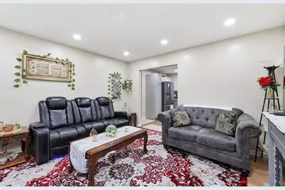 6326 W Bottsford Ave, Greenfield, WI 53220 - Photo 4