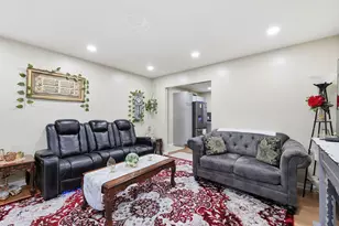 6326 W Bottsford Ave, Greenfield, WI 53220 - Photo 4