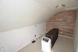 3841 E Edgerton Ave, Cudahy, WI 53110 - Photo 12