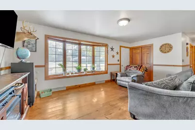 1436 W Washington Ave, Cleveland, WI 53015 - Photo 4