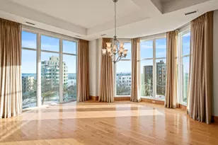 1313 N Franklin Pl, Milwaukee, WI 53202 - Photo 8