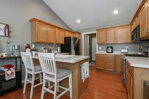 W181N8912 Melanie Ln, Menomonee Falls, WI 53051 - Photo 8