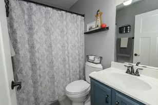 W181N8912 Melanie Ln, Menomonee Falls, WI 53051 - Photo 18