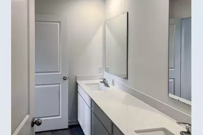 7064  Fair Oaks Rd, Racine, WI 53403 - Photo 10