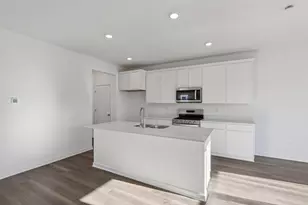 7051 Oakmont Rd, Racine, WI 53403 - Photo 38