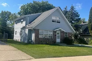2831 E Carpenter Ave, Cudahy, WI 53110 - Photo 12
