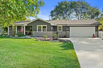 15935  Hill Ct, Brookfield, WI 53005 - Photo 2
