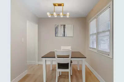 1215 S 91st St, West Allis, WI 53214 - Photo 12