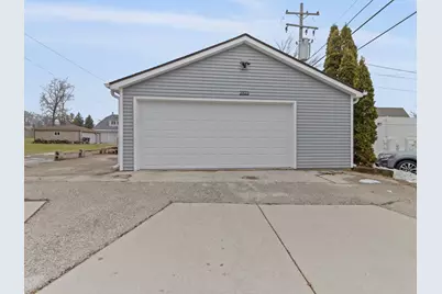 3923 S 41st St, Greenfield, WI 53221 - Photo 26