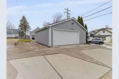 3923 S 41st St, Greenfield, WI 53221 - Photo 24