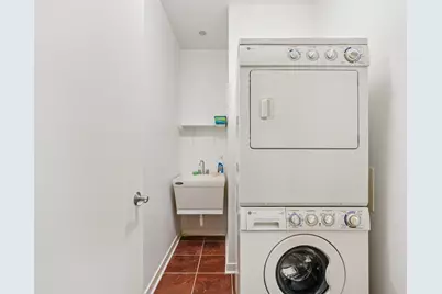 1522 N Prospect Ave #902, Milwaukee, WI 53202 - Photo 16