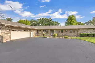 W4978 Valley Creek Rd, Fond du Lac, WI 54937 - Photo 4